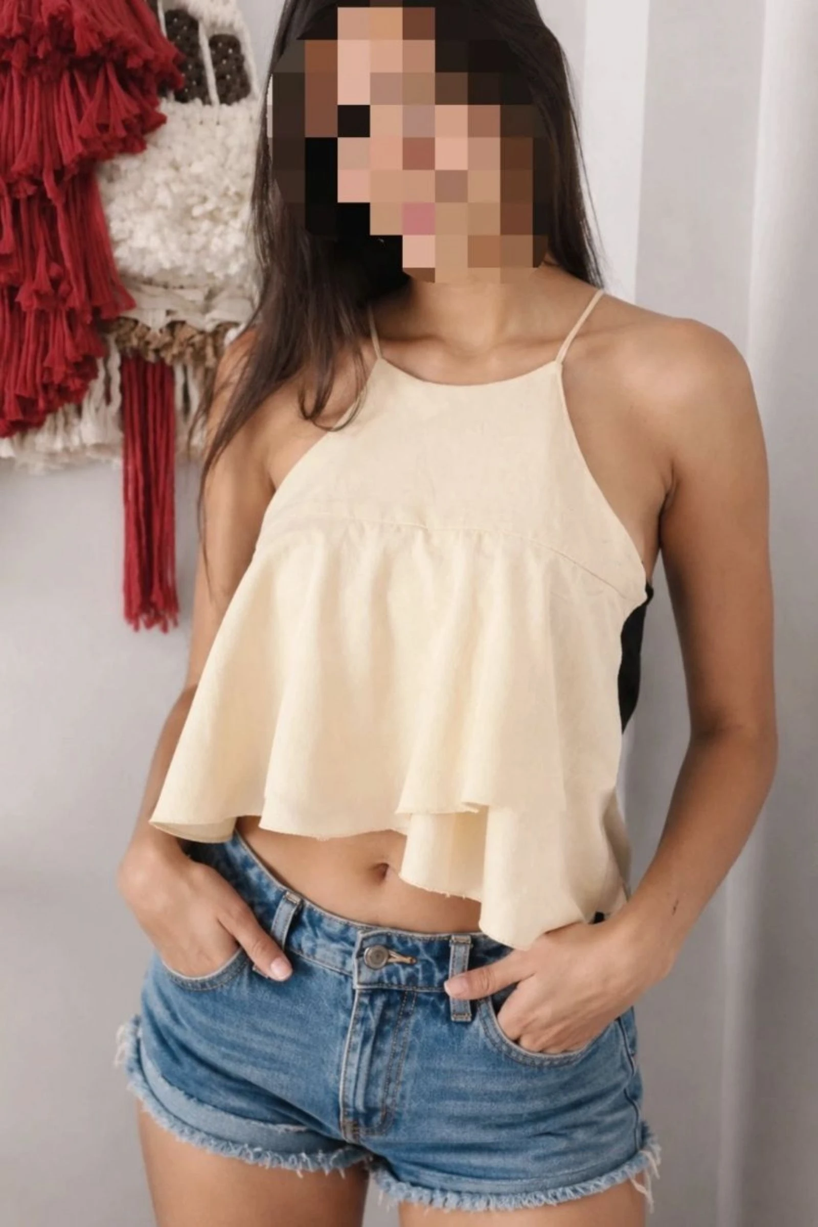 Beige halter top met drie lagen in zwart en wit – photo 2